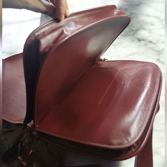 Cartier BORDEAUX and Gold Shoulder SADDLE Bag with Flap Closure VINTAGE - Picture 16 of 16